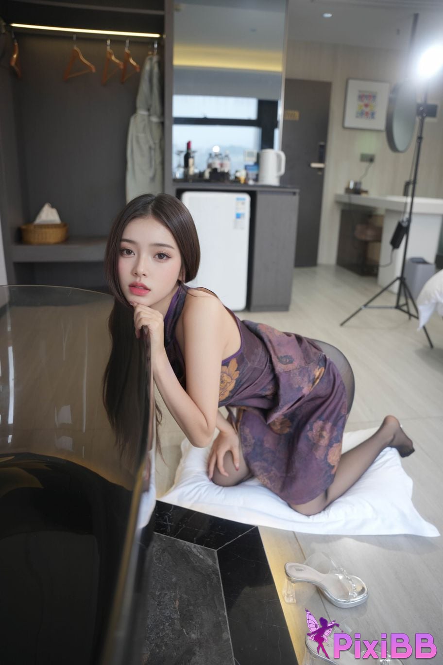 XR Uncensored Little Girl R18 Xiuren.com Model Retro Cheongsam Black Silks PixiBB.COM 022