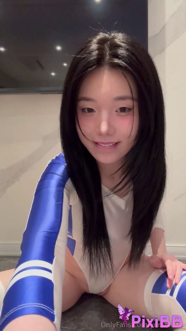 Yeon Woo Yeonwoo On Fan M PixiBB.COM 008