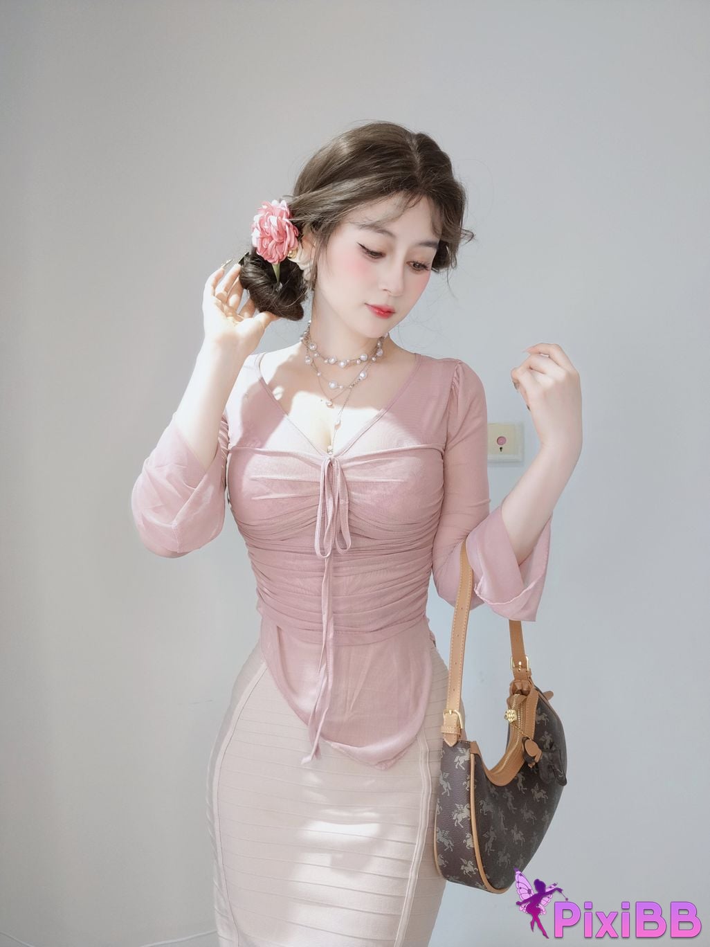 Cosplay silver 81 Fantia 2024 Year 11 M o n t h l y m e b r c i 16 s PixiBB.COM 124