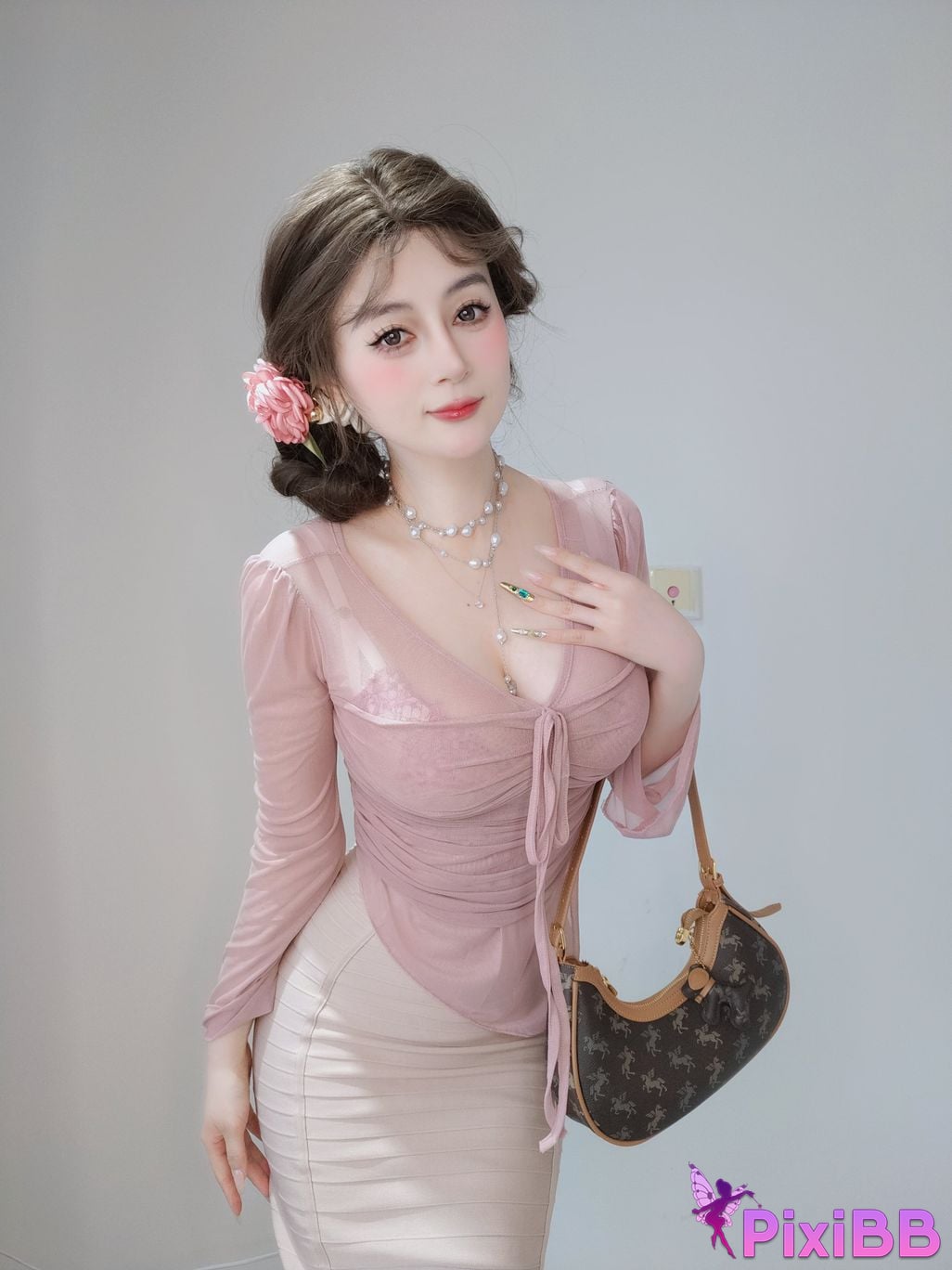 Cosplay silver 81 Fantia 2024 Year 11 M o n t h l y m e b r c i 16 s PixiBB.COM 127