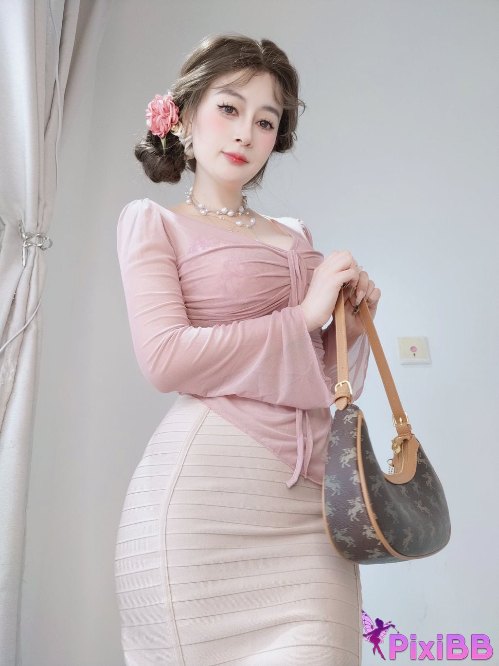 Cosplay silver 81 Fantia 2024 Year 11 M o n t h l y m e b r c i 16 s PixiBB.COM 129