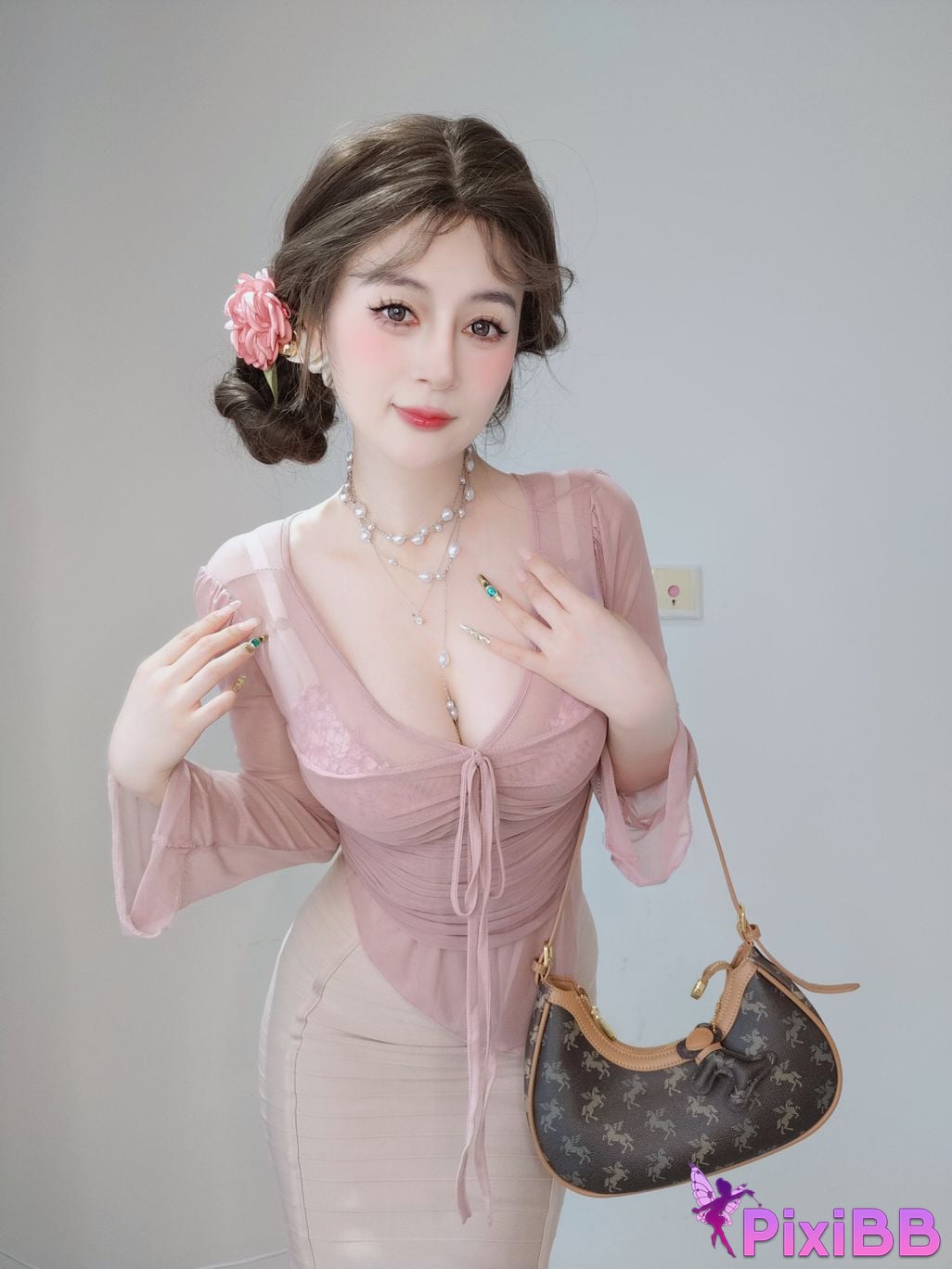 Cosplay silver 81 Fantia 2024 Year 11 M o n t h l y m e b r c i 16 s PixiBB.COM 131