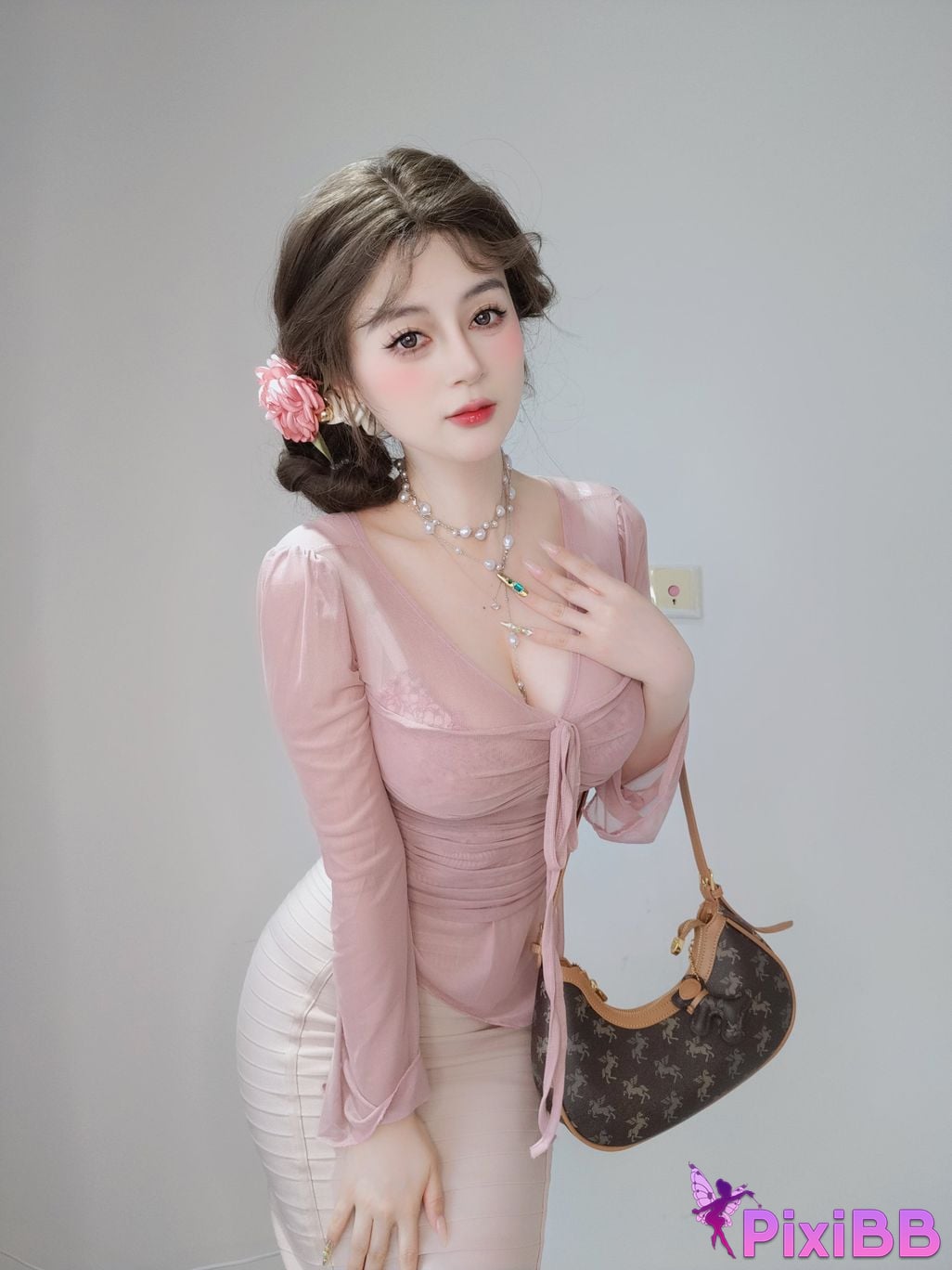 Cosplay silver 81 Fantia 2024 Year 11 M o n t h l y m e b r c i 16 s PixiBB.COM 134