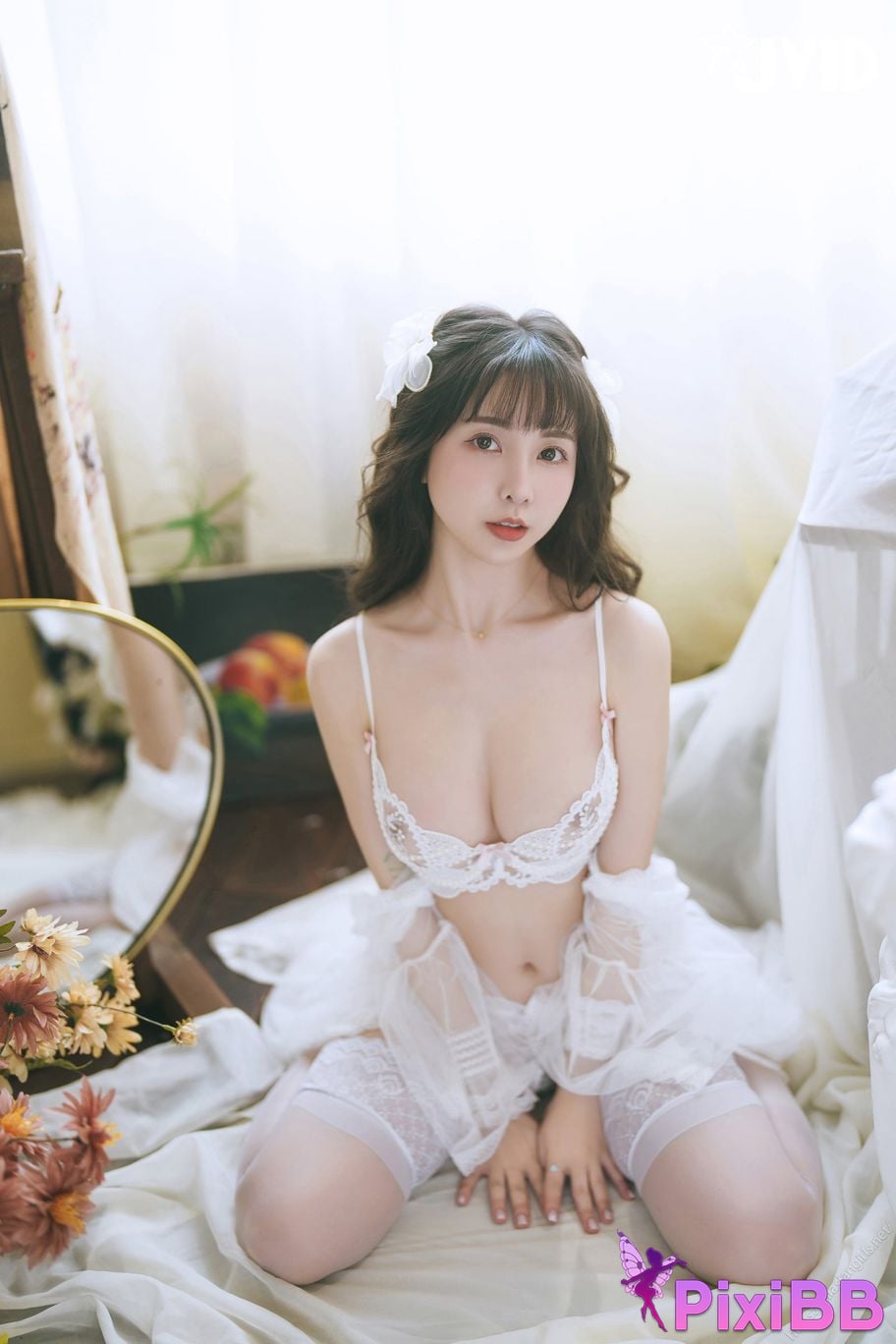 JVID yuetaini Tiny xin chi du deng chang Chu Chang Jin Guo Jie Kai Qing Yu Di Xian Tian Ran Mei Ru Hua Shen Xia Wa Ni Yi Qi Chan Mian PixiBB.COM 008