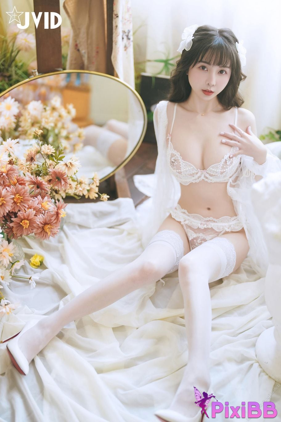 JVID yuetaini Tiny xin chi du deng chang Chu Chang Jin Guo Jie Kai Qing Yu Di Xian Tian Ran Mei Ru Hua Shen Xia Wa Ni Yi Qi Chan Mian PixiBB.COM 013