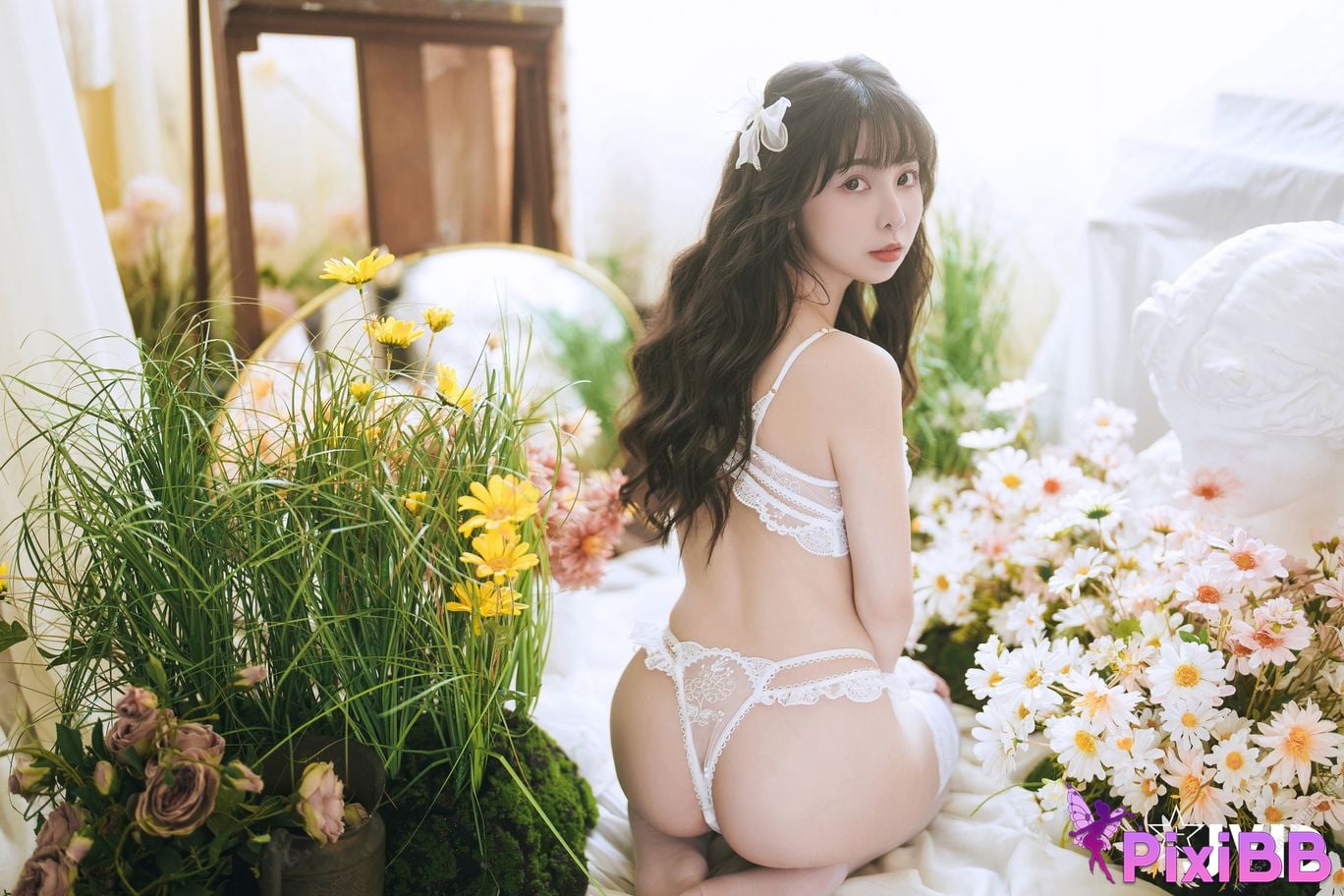 JVID yuetaini Tiny xin chi du deng chang Chu Chang Jin Guo Jie Kai Qing Yu Di Xian Tian Ran Mei Ru Hua Shen Xia Wa Ni Yi Qi Chan Mian PixiBB.COM 028