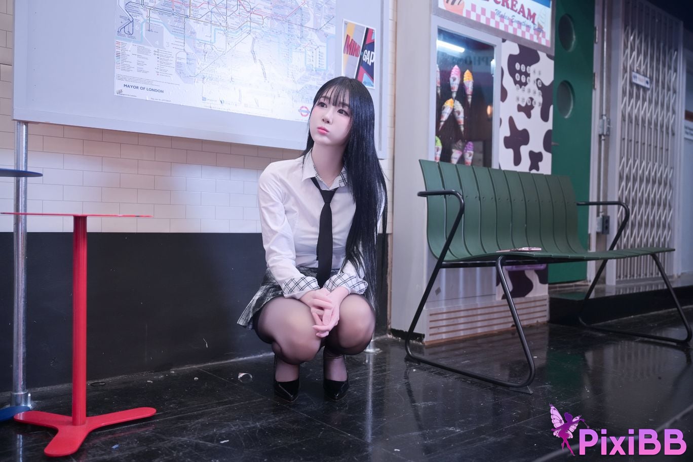 Bomi Schoolgirl In The Subway PixiBB.COM 009