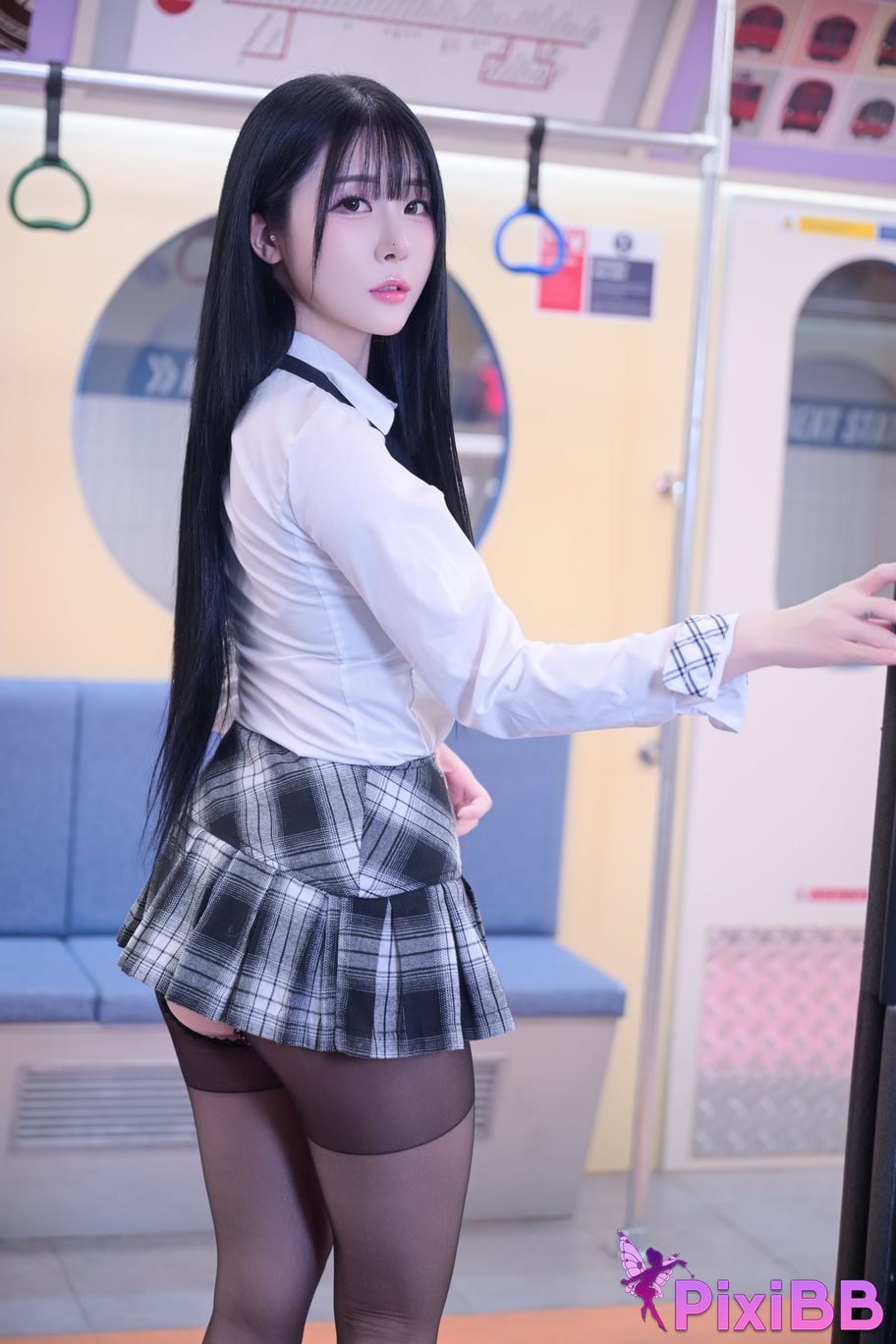 Bomi Schoolgirl In The Subway PixiBB.COM 012