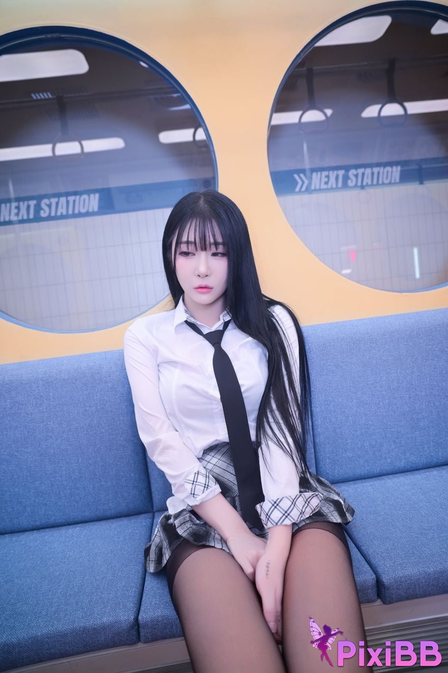 Bomi Schoolgirl In The Subway PixiBB.COM 036