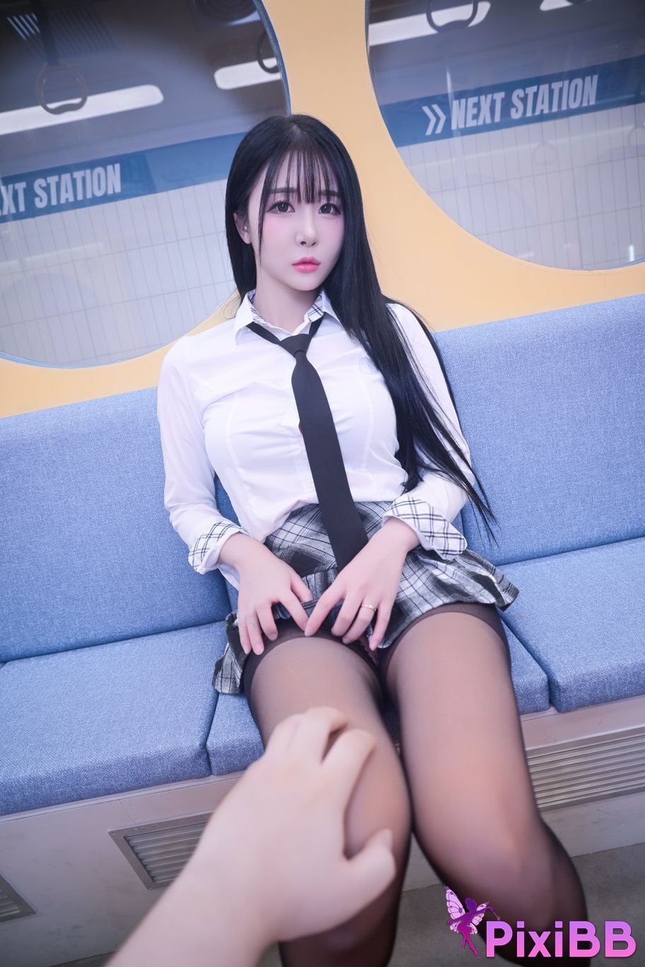 Bomi Schoolgirl In The Subway PixiBB.COM 038