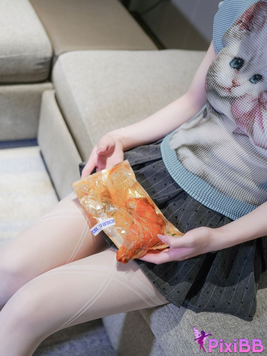 XR Uncensored Juice R18 XIUREN model girl who loves to eat chicken legs PixiBB.COM 063