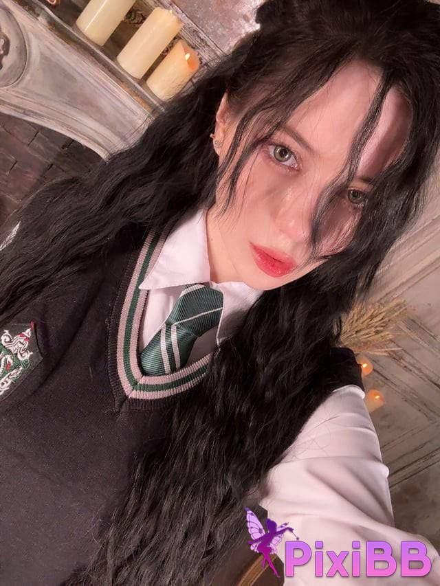 Alina Becker Slytherin PixiBB.COM 19