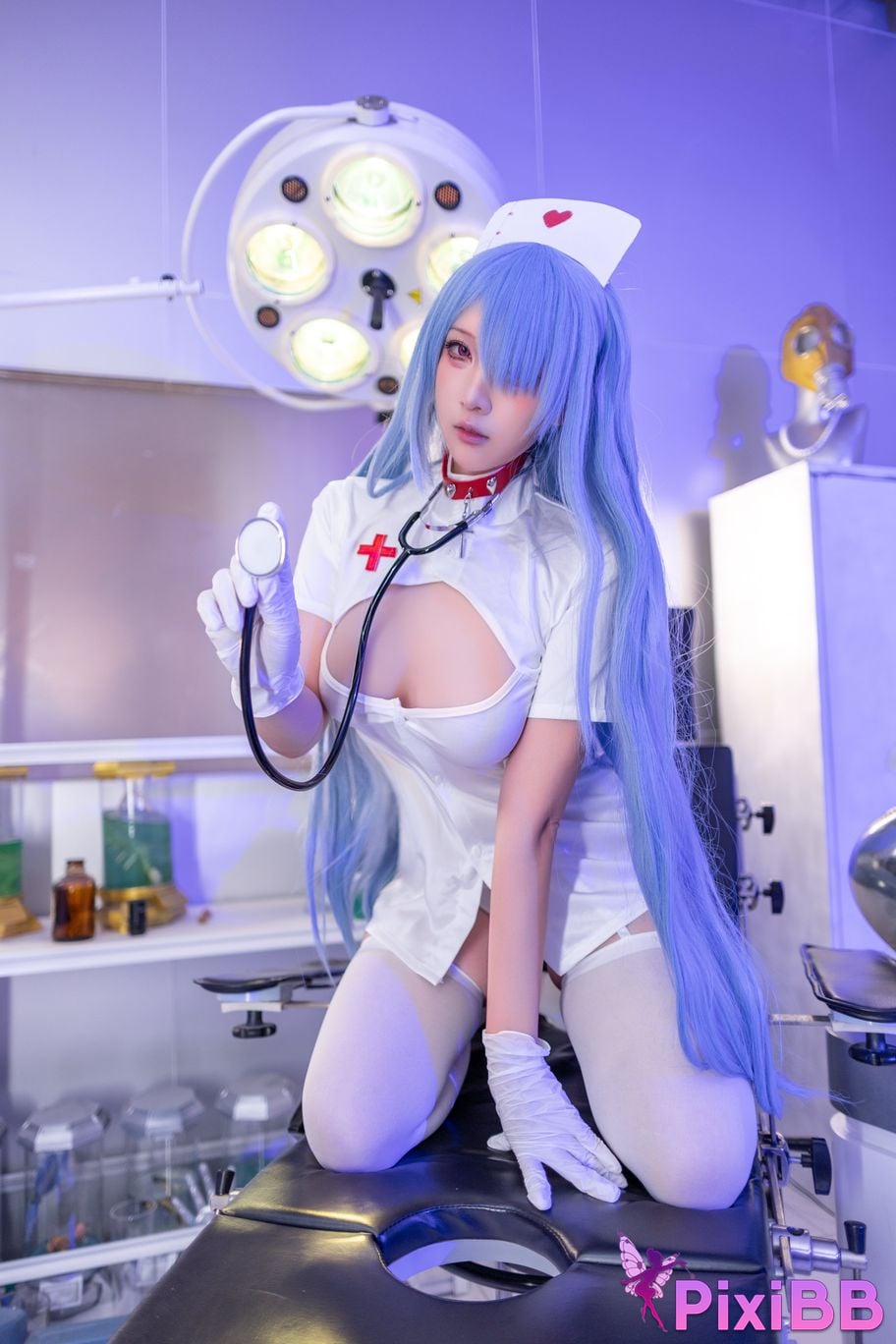 Cosplayer Xiaowa Tianjiu Nurse Voroshilov PixiBB.COM 019