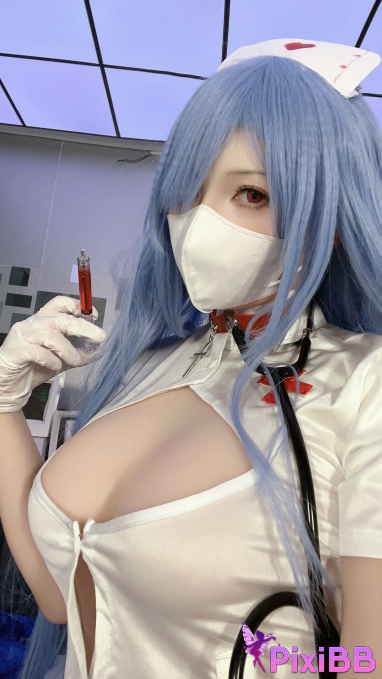 Cosplayer Xiaowa Tianjiu Nurse Voroshilov PixiBB.COM 025