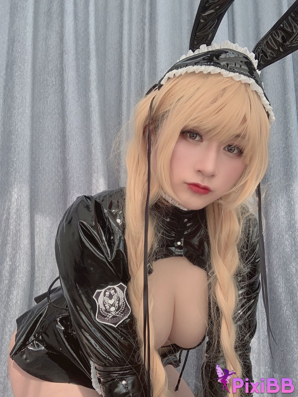 Cosplayer Zyra autumn black rabbit PixiBB.COM 007