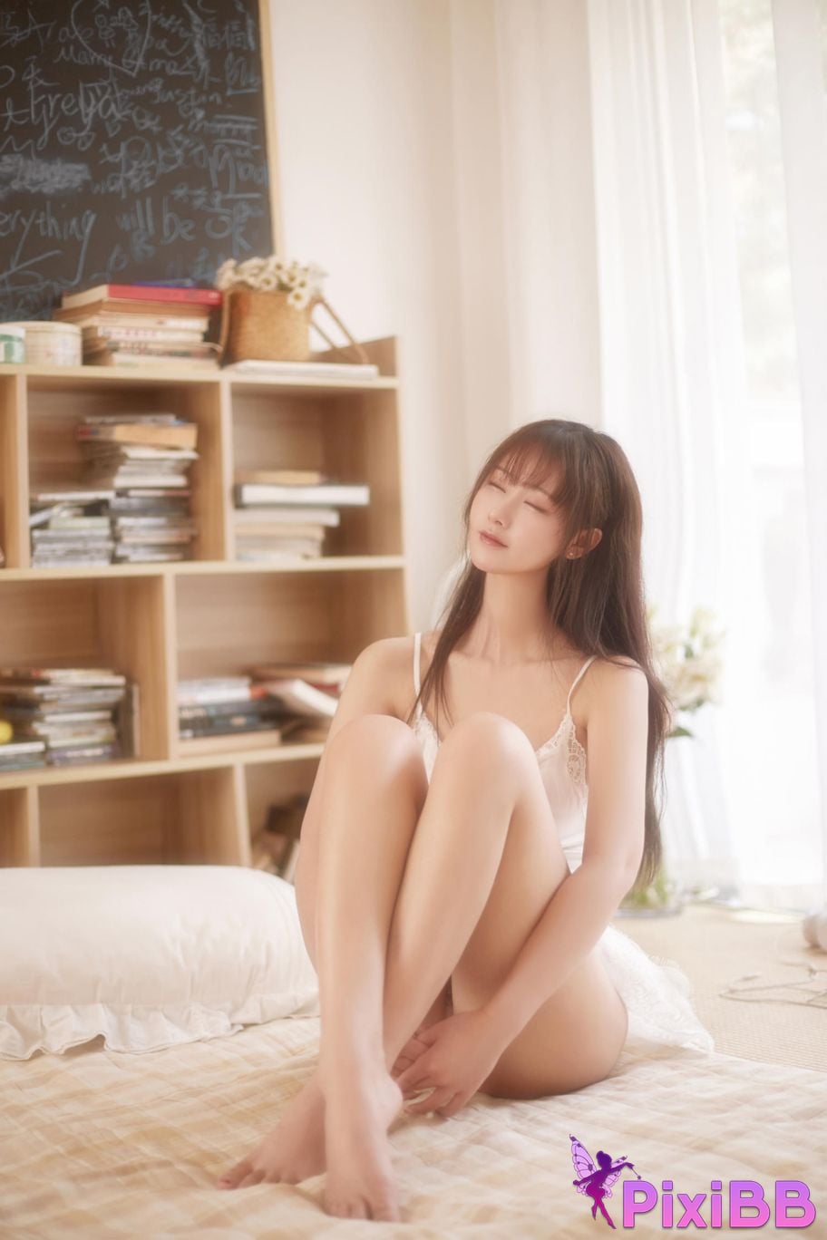 Cosplayer Mimi Hanyu Japanese nightgown PixiBB.COM 014