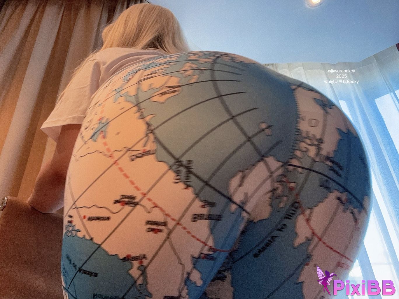 Cosplayer Bebeqi Becky oval earth PixiBB.COM 005