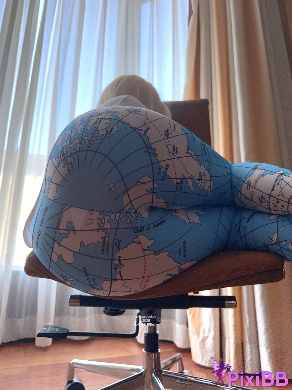 Cosplayer Bebeqi Becky oval earth PixiBB.COM 008