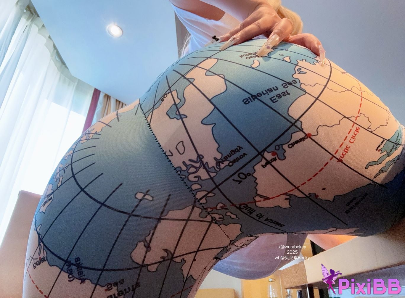 Cosplayer Bebeqi Becky oval earth PixiBB.COM 010