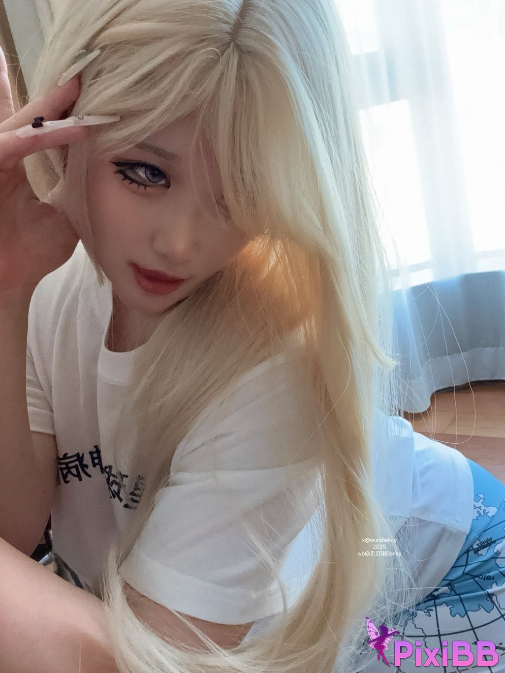 Cosplayer Bebeqi Becky oval earth PixiBB.COM 025