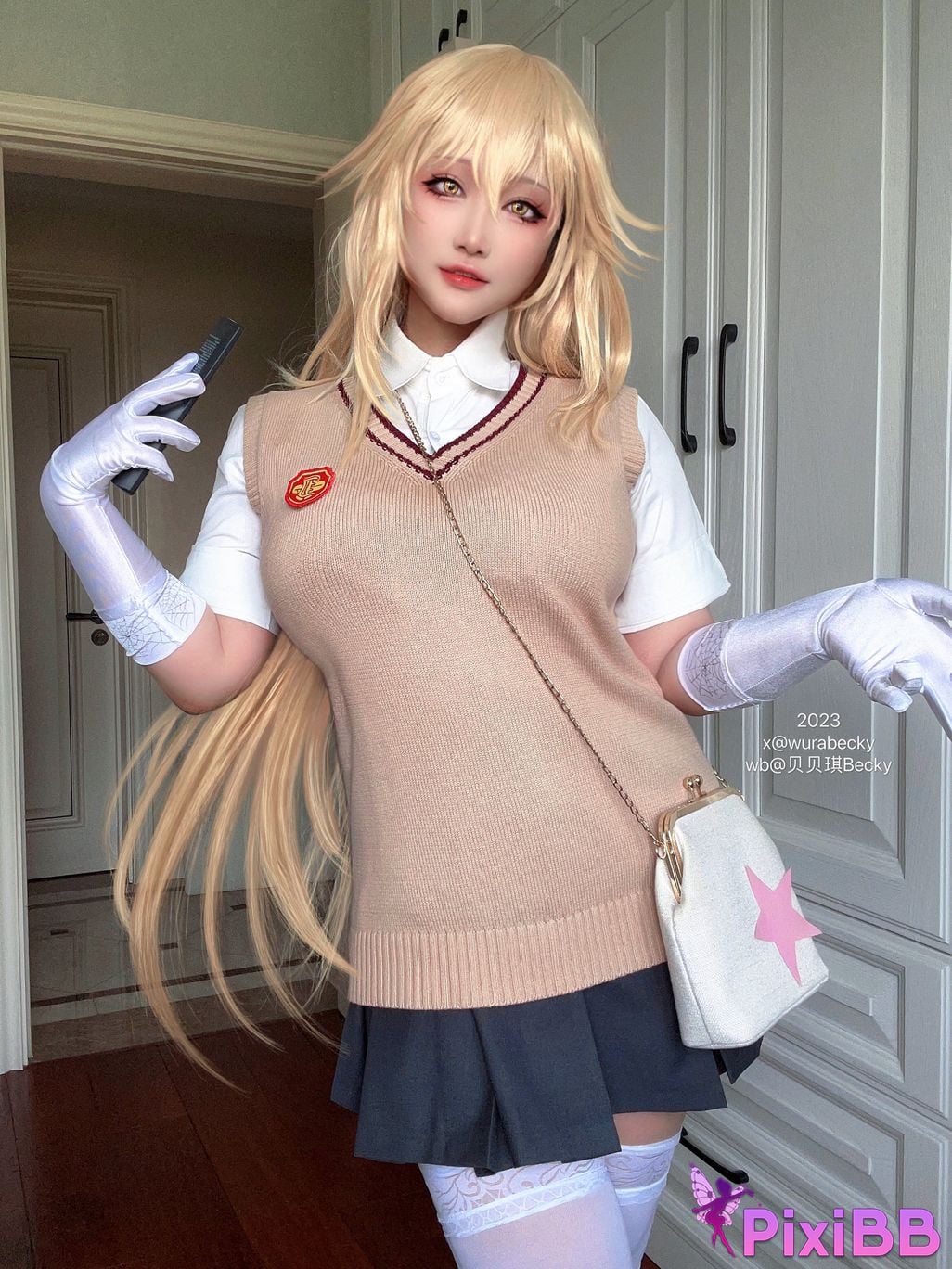 Cosplayer Bebeqi Becky Shokuhou PixiBB.COM 002