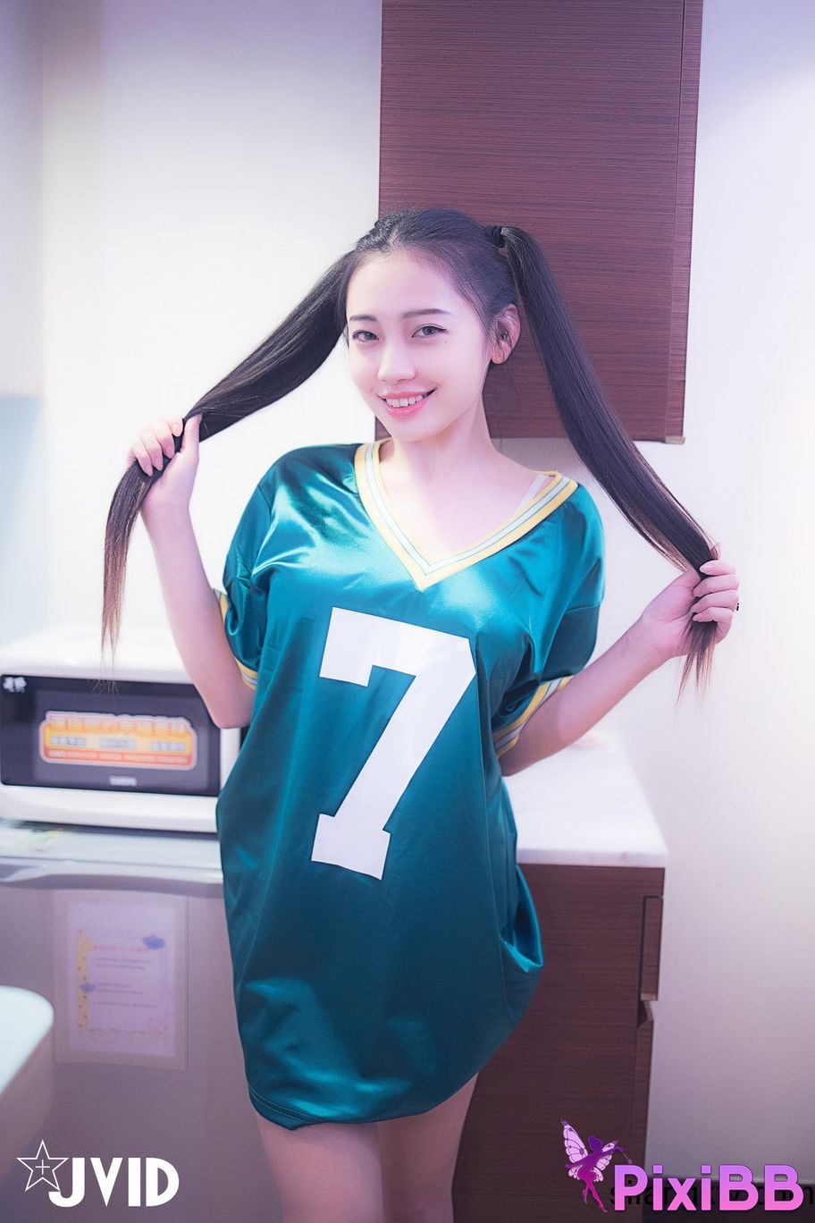 JVID summer evening light Tan Suo Chuan Shuo Zhong De Bao Yang Wang Dang Ge Nian Qing Mi Tang Lao Die PixiBB.COM 015