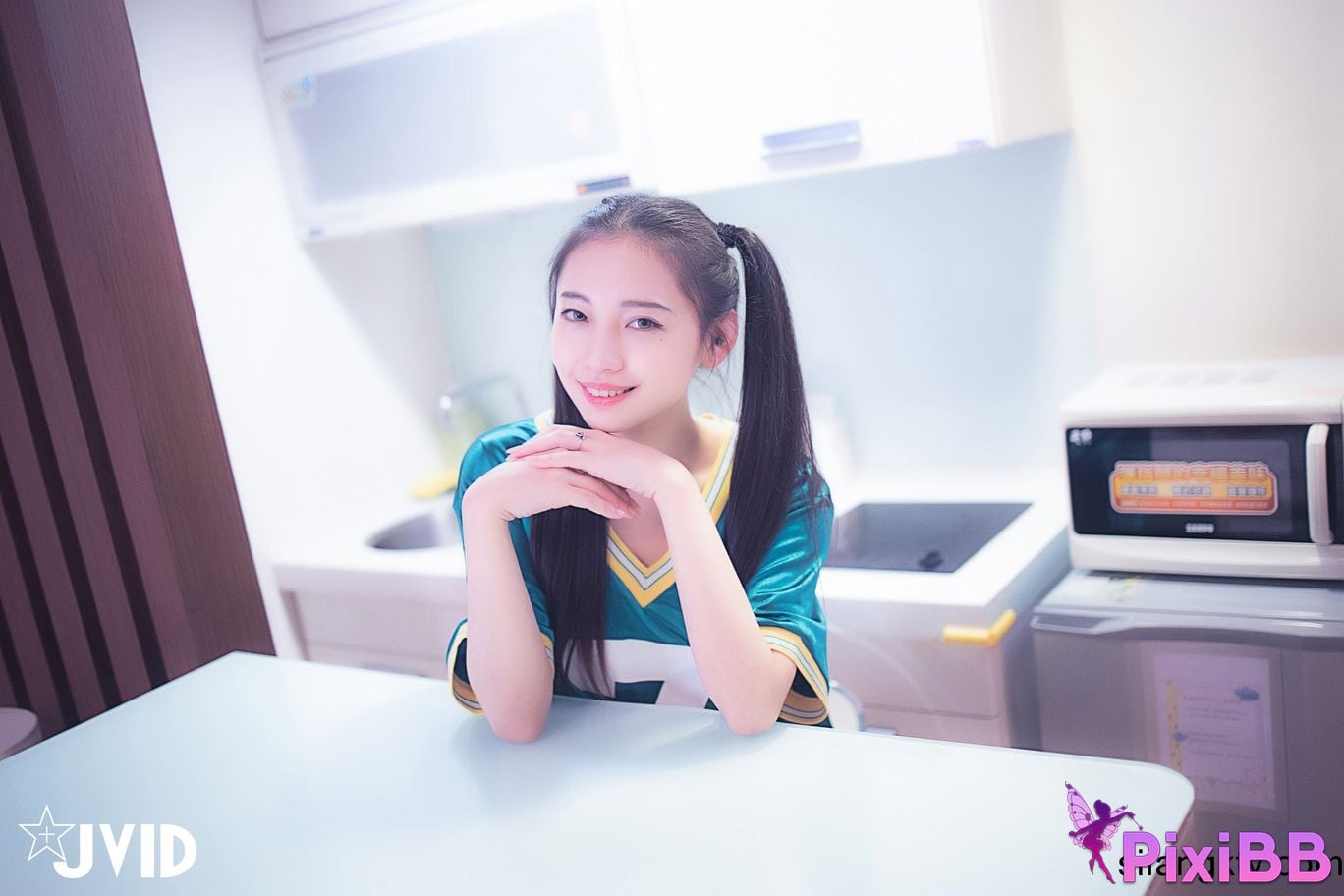 JVID summer evening light Tan Suo Chuan Shuo Zhong De Bao Yang Wang Dang Ge Nian Qing Mi Tang Lao Die PixiBB.COM 035