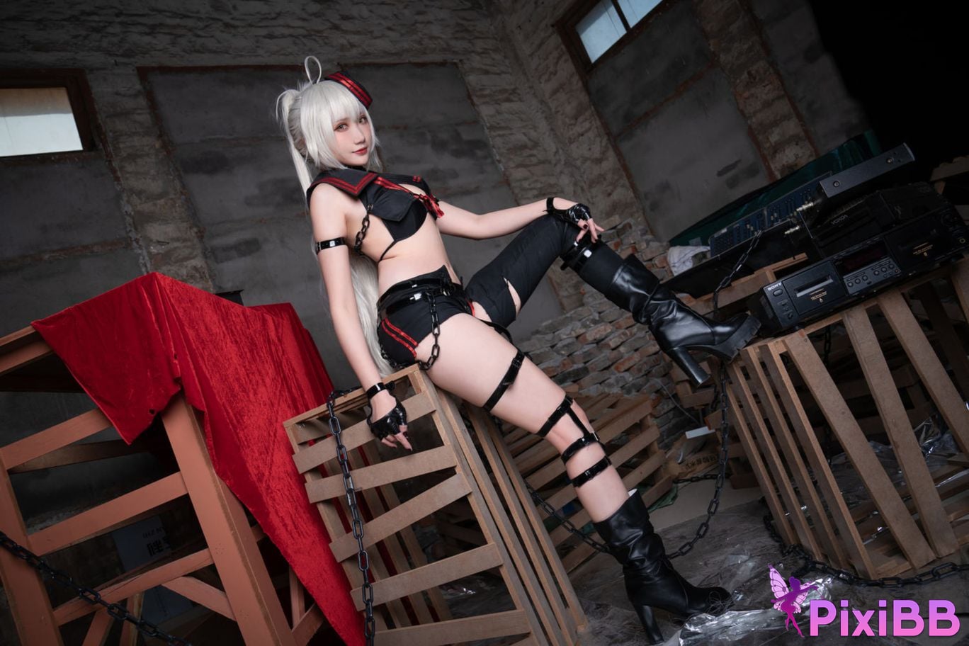 Cosplayer Momoko Kwai Guahi Sauce FATE Black and white Joan of Arc PixiBB.COM 001