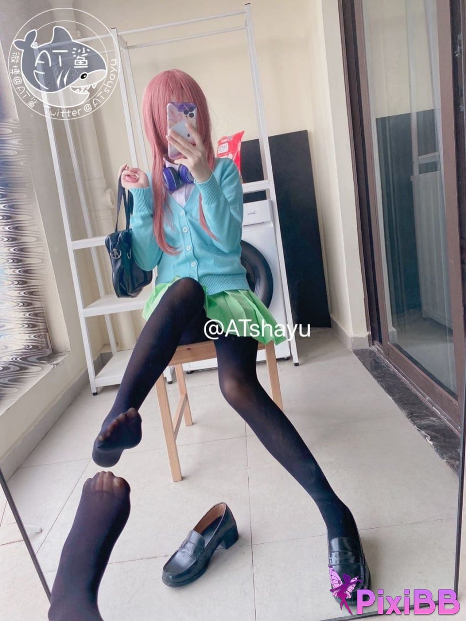 Cosplayer AT shark Miku Nakano PixiBB.COM 005