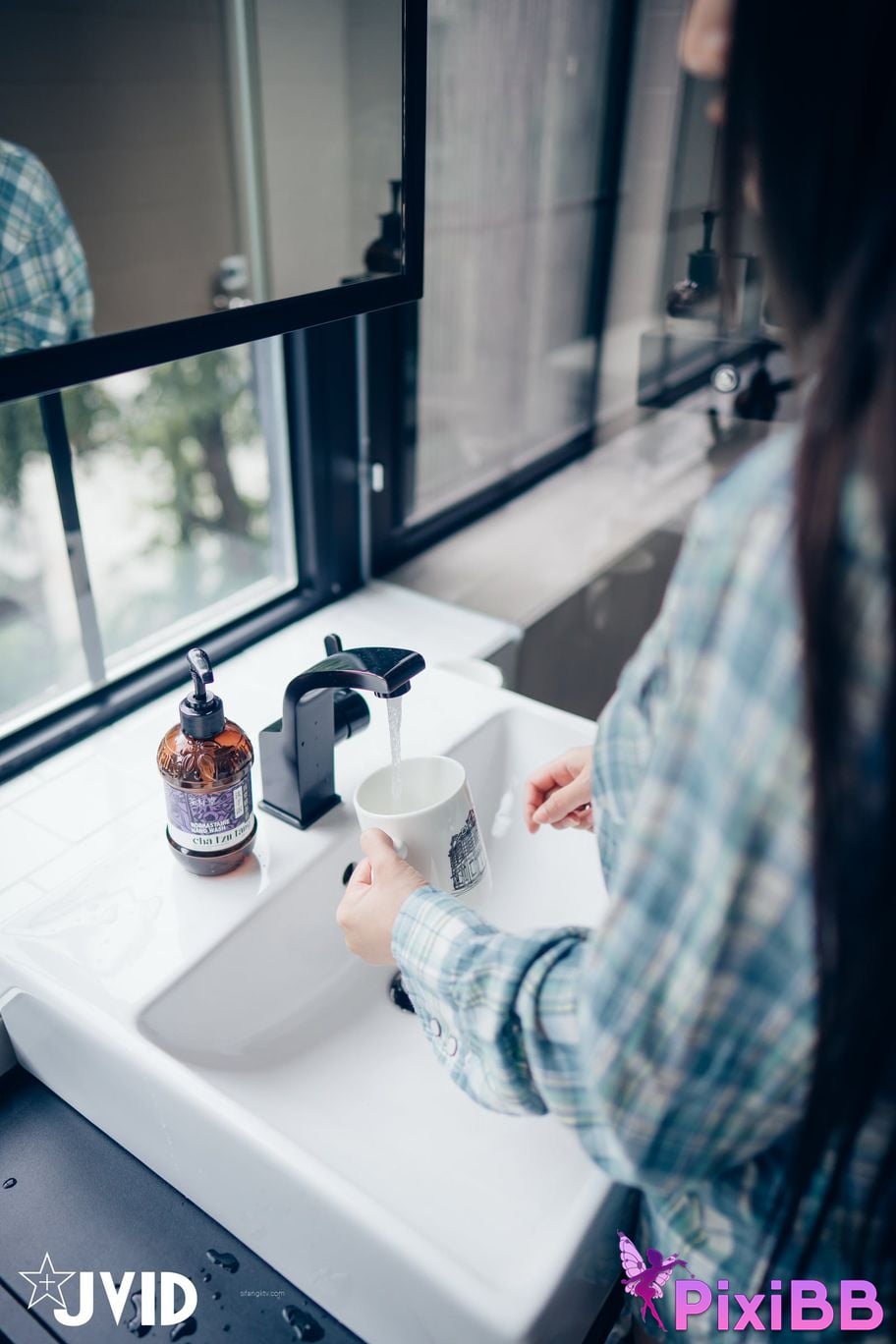 JVID Lele Le Rang Ren Ke Yi Neng Nan Nu Jiao Huan Shen Ti De Xiang Ji Te Xie Bao Liang Jing Ye Ru She PixiBB.COM 003