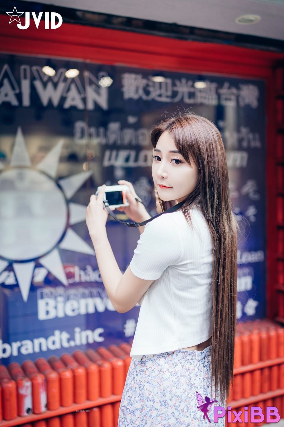 JVID Lele Le Rang Ren Ke Yi Neng Nan Nu Jiao Huan Shen Ti De Xiang Ji Te Xie Bao Liang Jing Ye Ru She PixiBB.COM 036