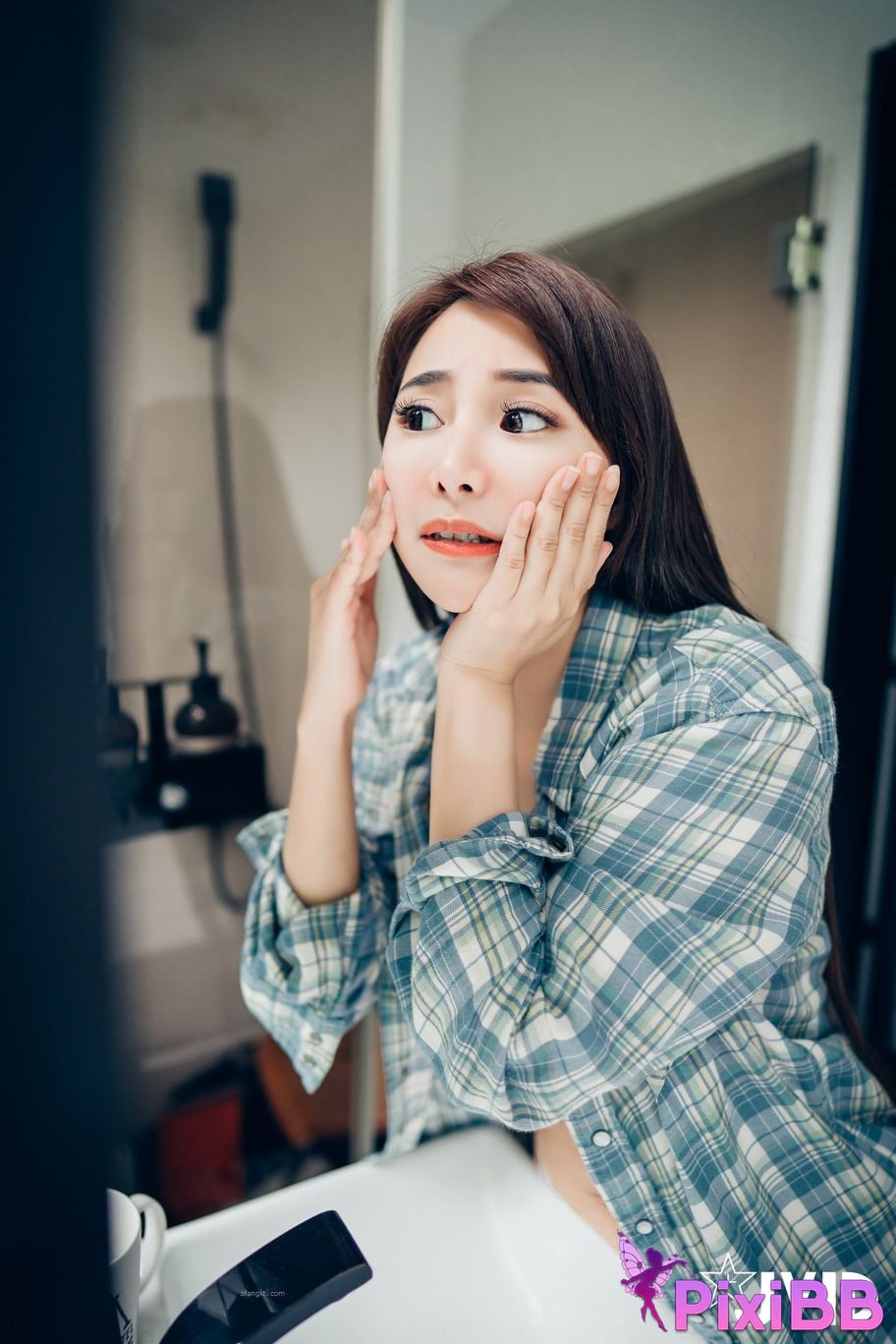 JVID Lele Le Rang Ren Ke Yi Neng Nan Nu Jiao Huan Shen Ti De Xiang Ji Te Xie Bao Liang Jing Ye Ru She PixiBB.COM 046