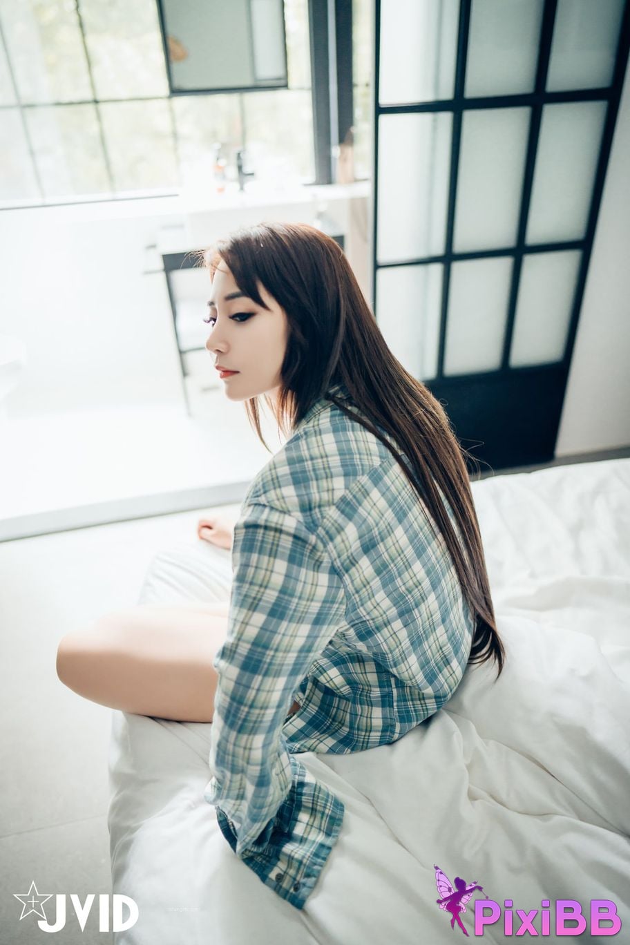 JVID Lele Le Rang Ren Ke Yi Neng Nan Nu Jiao Huan Shen Ti De Xiang Ji Te Xie Bao Liang Jing Ye Ru She PixiBB.COM 092