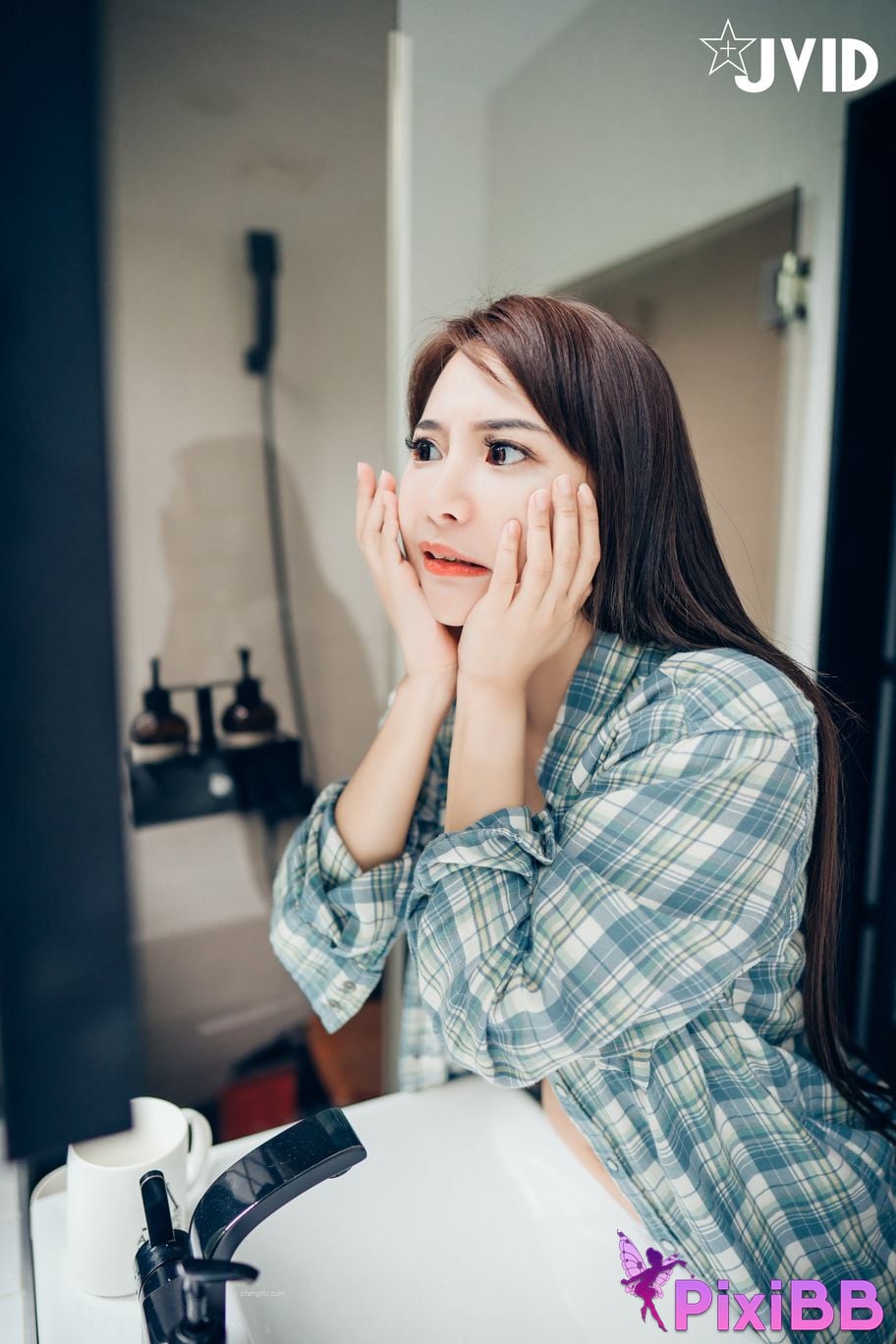 JVID Lele Le Rang Ren Ke Yi Neng Nan Nu Jiao Huan Shen Ti De Xiang Ji Te Xie Bao Liang Jing Ye Ru She PixiBB.COM 095