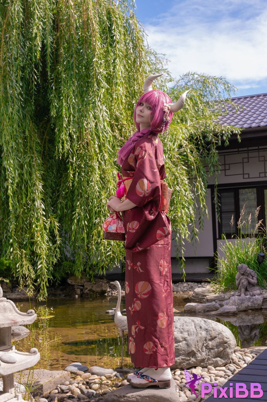 Tsuki Desu Aura PixiBB.COM 2