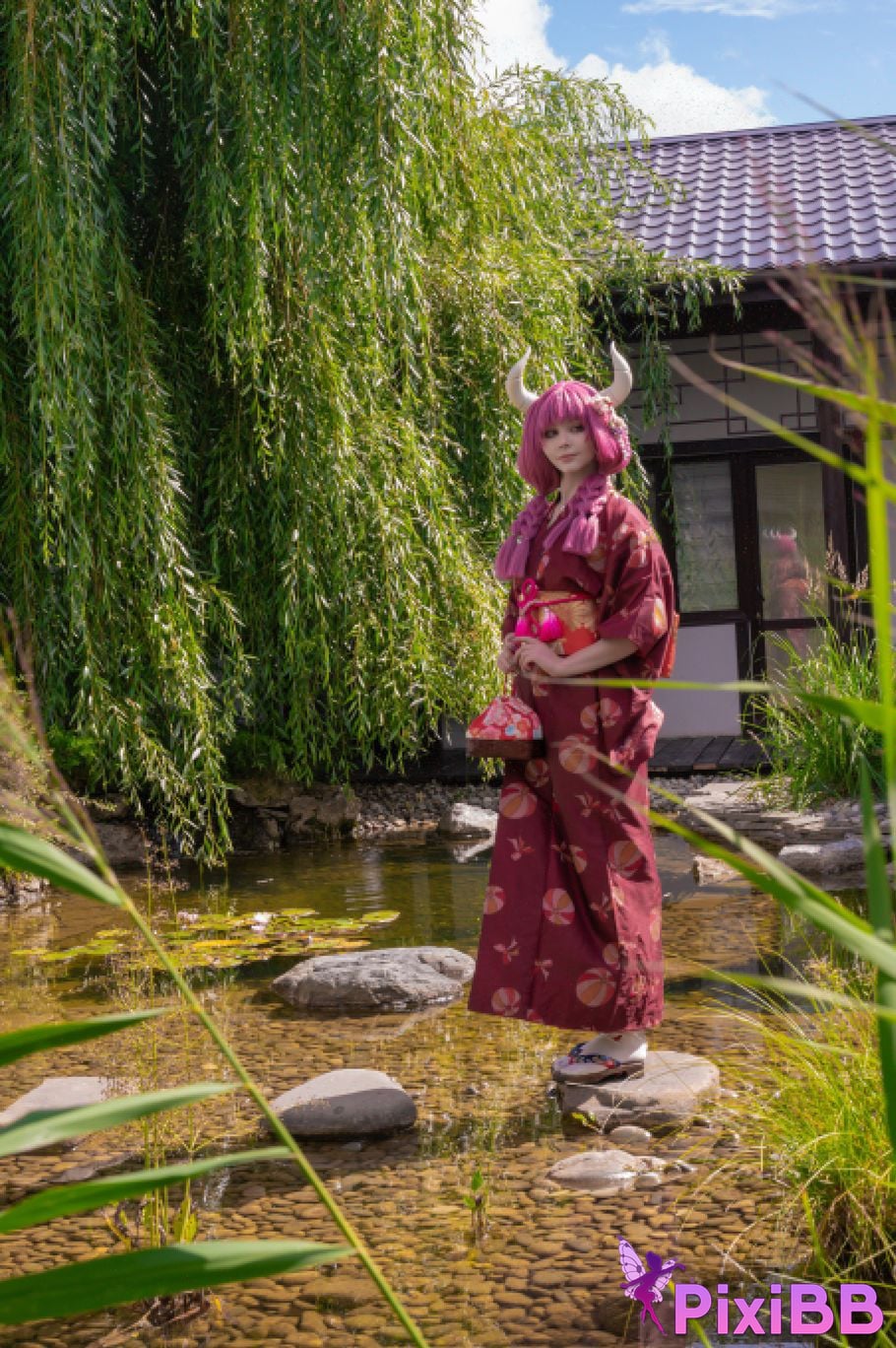 Tsuki Desu Aura PixiBB.COM 30