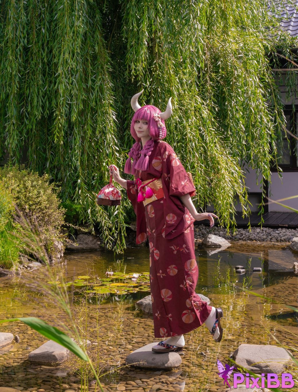 Tsuki Desu Aura PixiBB.COM 32