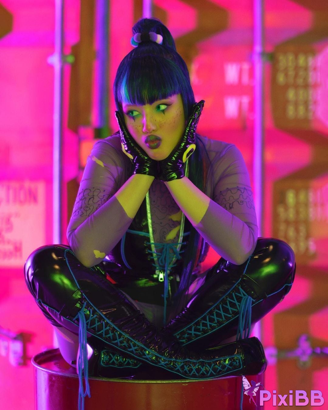 Lada Lyumos Punchline PixiBB.COM 1