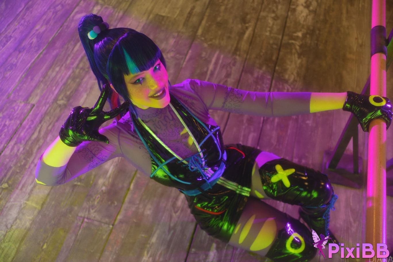 Lada Lyumos Punchline PixiBB.COM