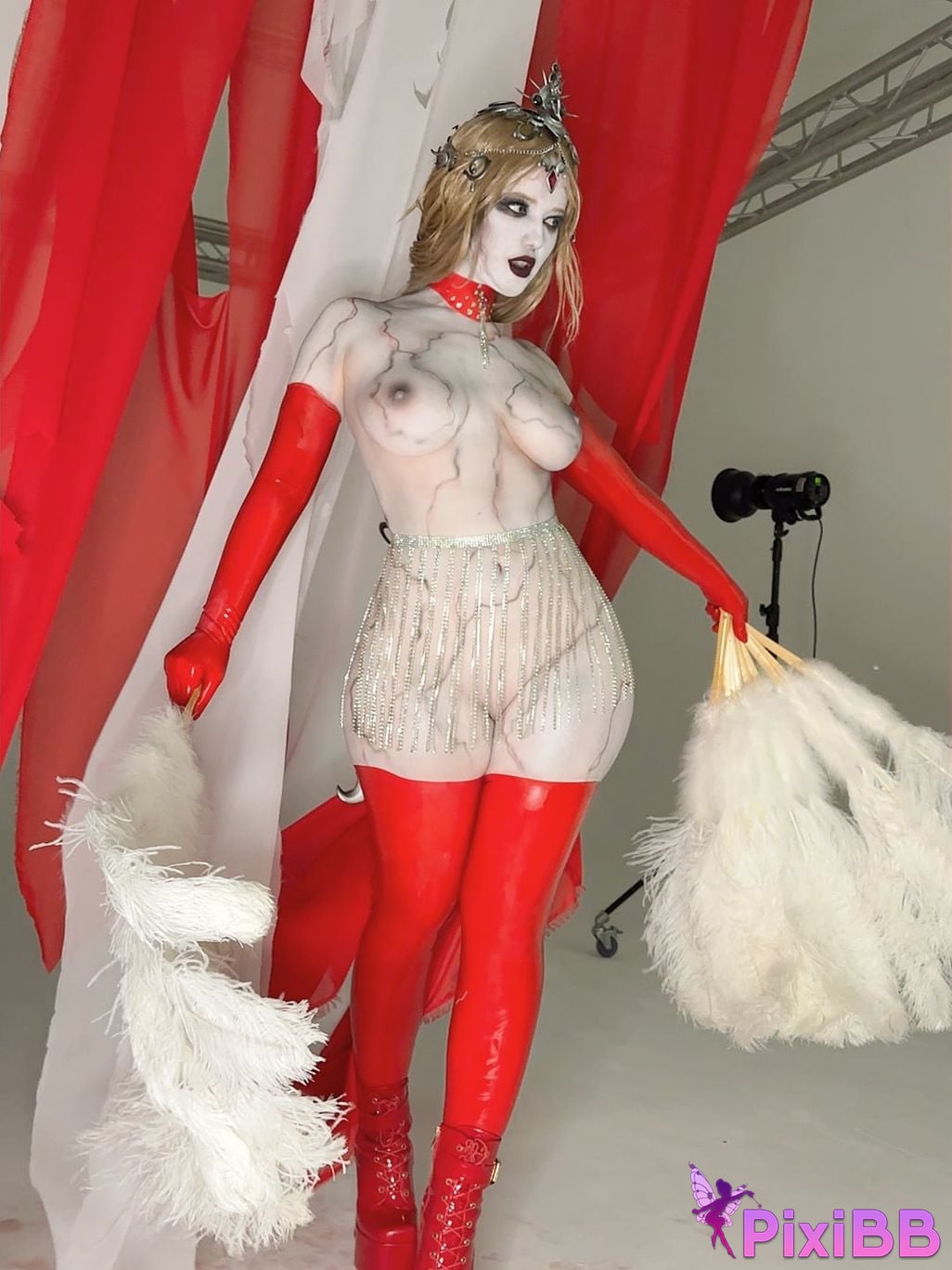 Lada Lyumos Orin the Red PixiBB.COM 74