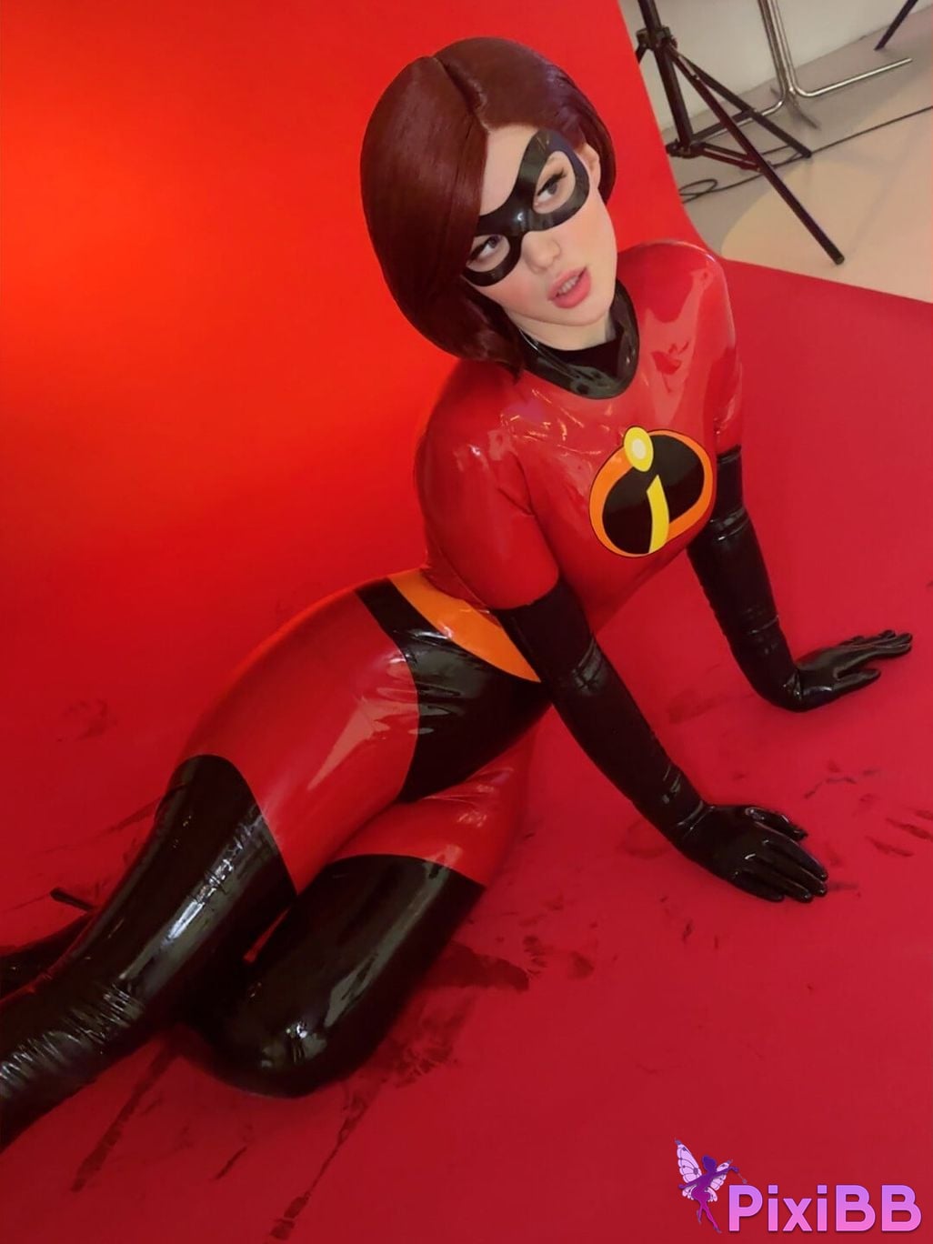 Lada Lyumos Elastigirl PixiBB.COM 1