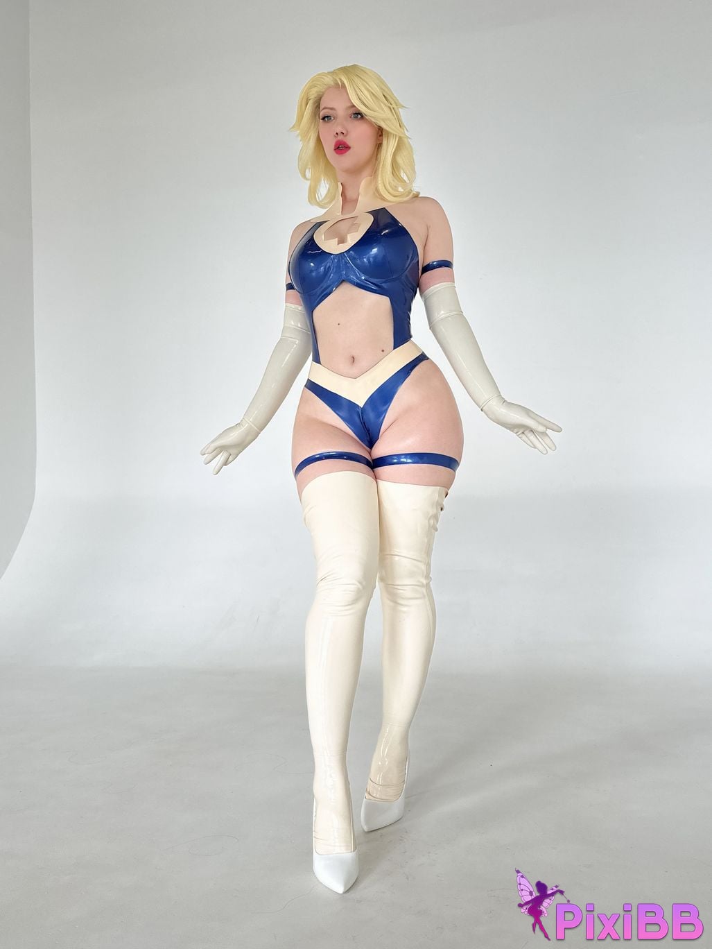 Lada Lyumos Susan Storm (Invisible Woman) PixiBB.COM 58