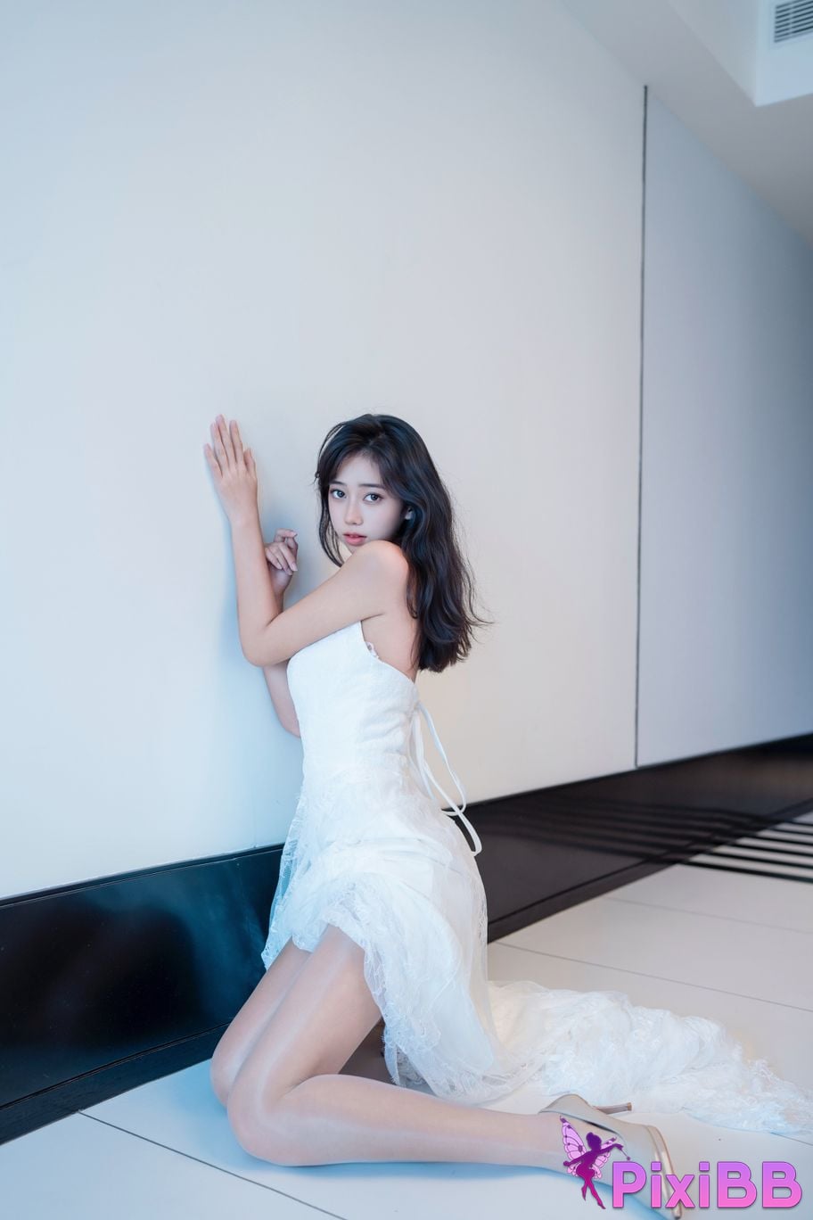 XR Uncensored Shi Anan R18 XIUREN model White lace dress VS No shredded meat PixiBB.COM 005