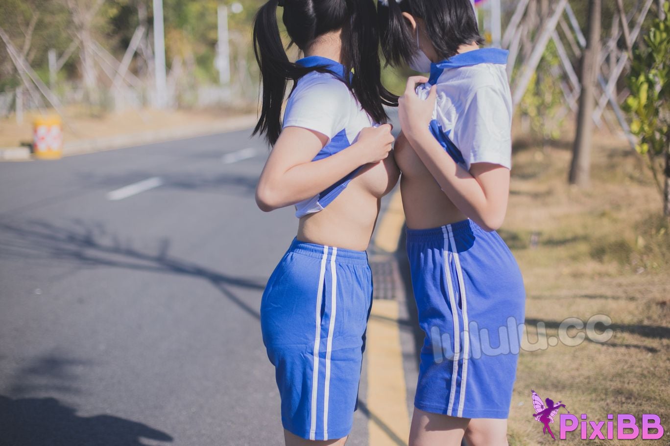 Cosplayer Youbao three years old Exposed roads and university corridors PixiBB.COM 045