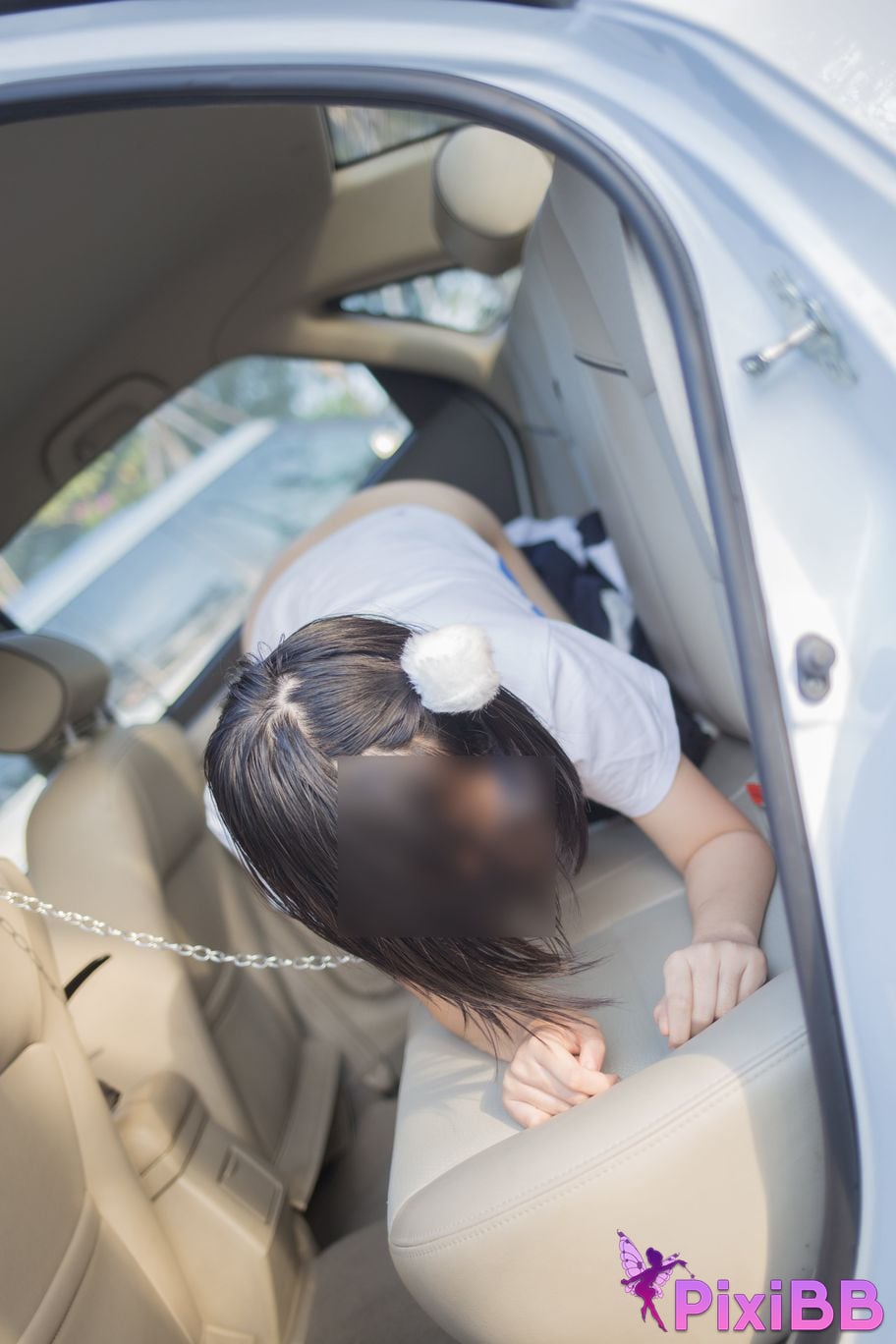 Cosplayer Youbao three years old Shenzhen school uniform in the car PixiBB.COM 028