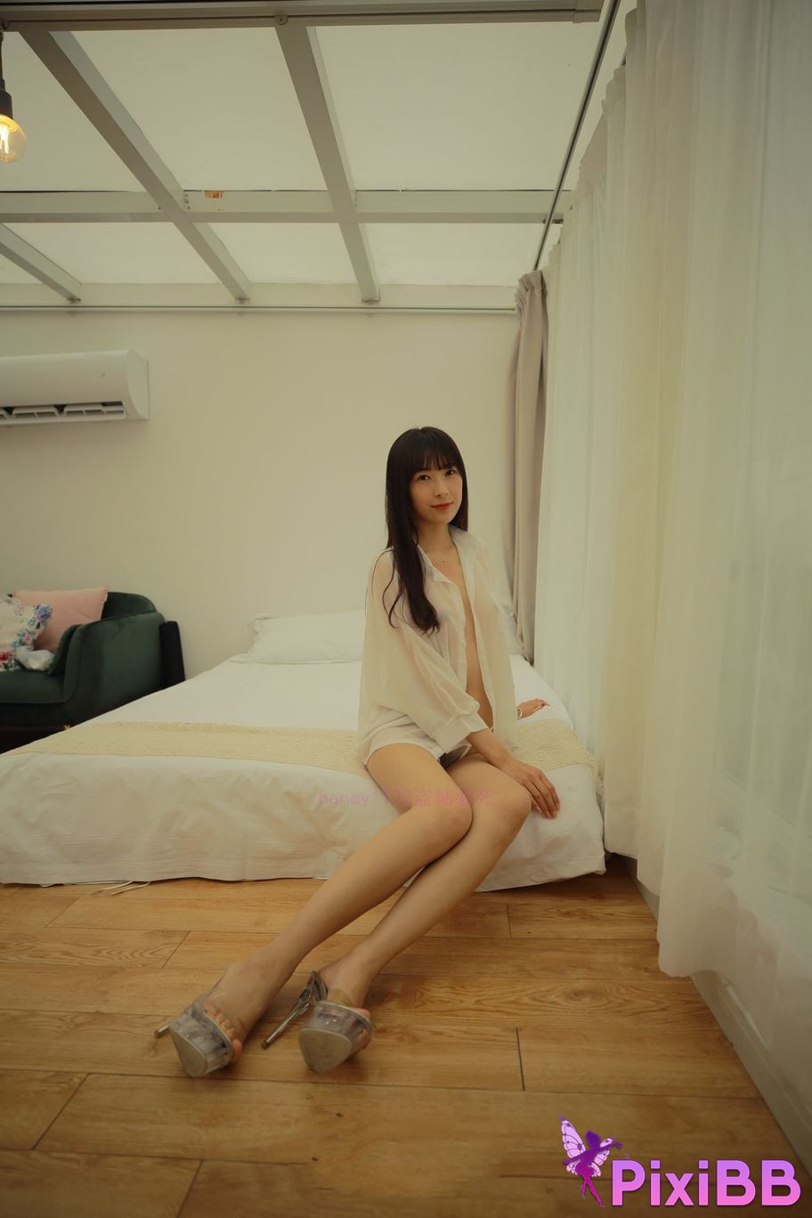 XR Uncensored Lin Yue Yi Leyi Hotel appointment with beautiful breasts and long legs PixiBB.COM 002