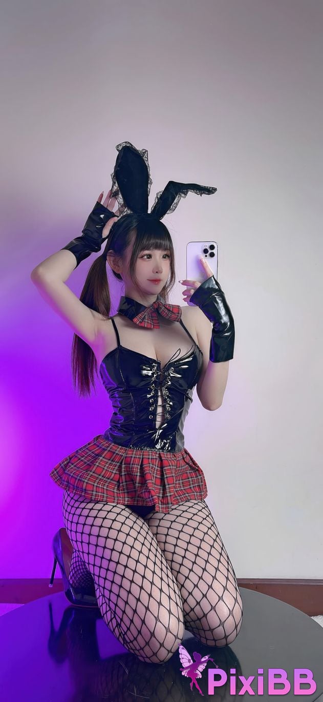 Cosplayer miko Sauce ww college bunny girl PixiBB.COM 004