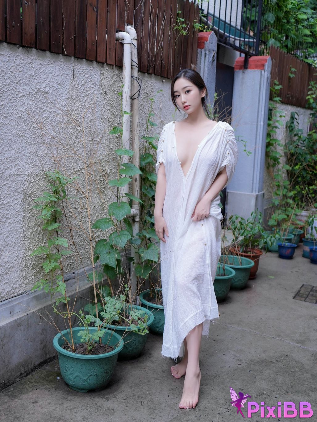 XR Uncensored Nanzhi R18 Xiuren.com model Beautiful painter in a white long dress PixiBB.COM 002