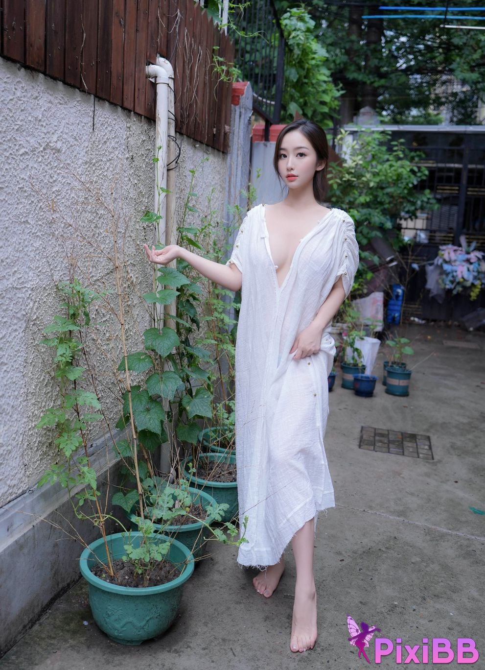 XR Uncensored Nanzhi R18 Xiuren.com model Beautiful painter in a white long dress PixiBB.COM 003