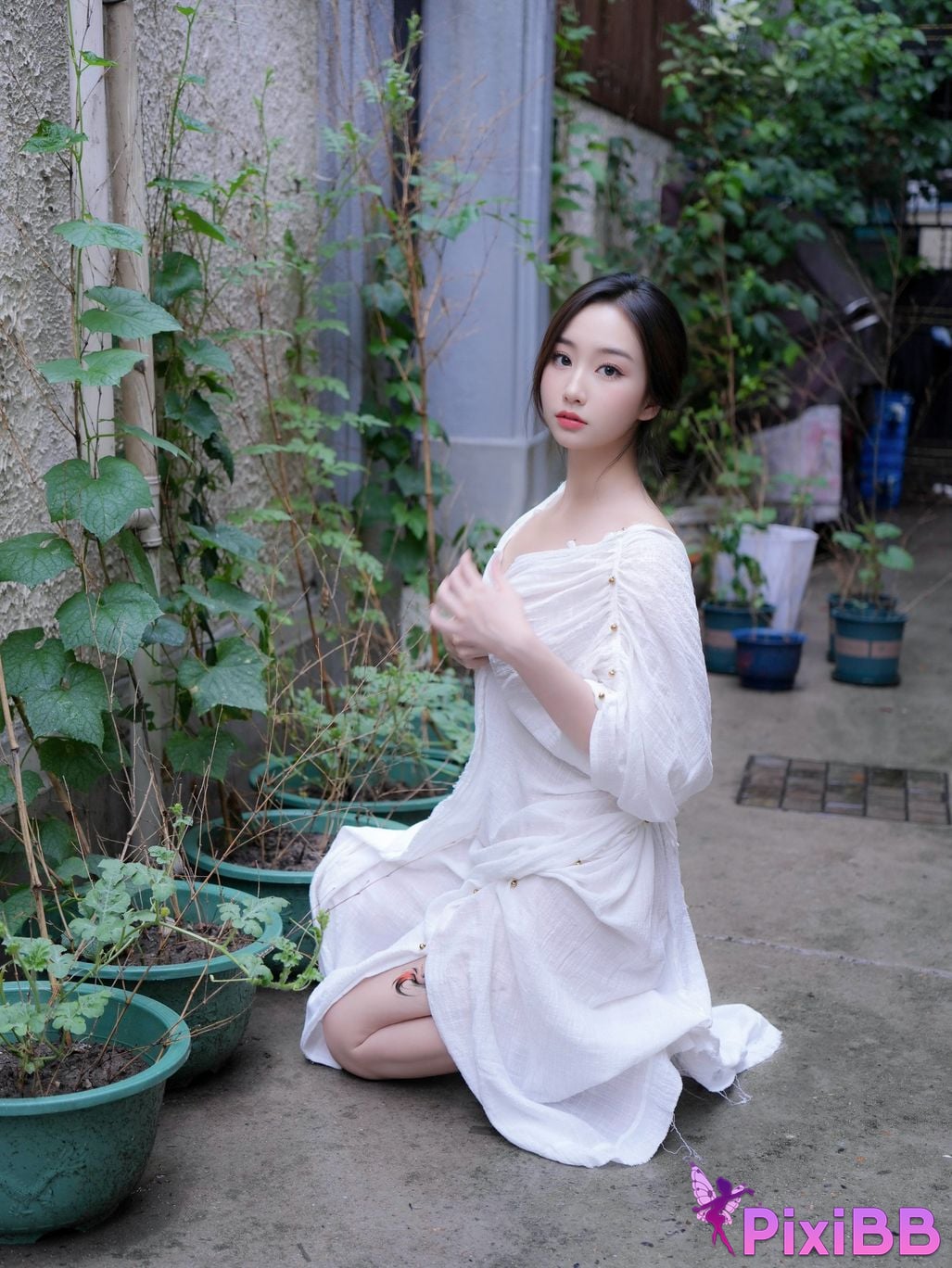 XR Uncensored Nanzhi R18 Xiuren.com model Beautiful painter in a white long dress PixiBB.COM 006